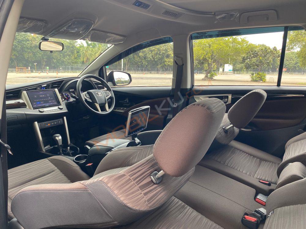 Mobil Toyota Kijang Innova 2022