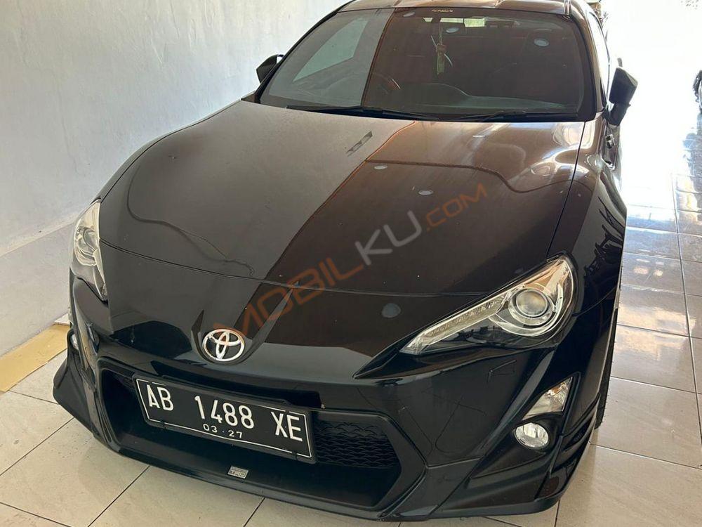 Mobil Toyota 86 2014
