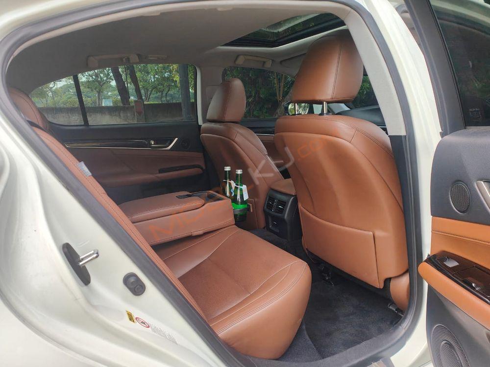 Mobil Lexus GS 2012