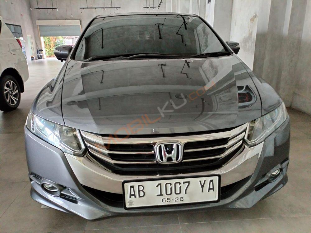 Mobil Honda Odyssey 2013