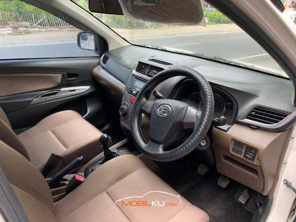 Mobil Daihatsu Xenia 2016