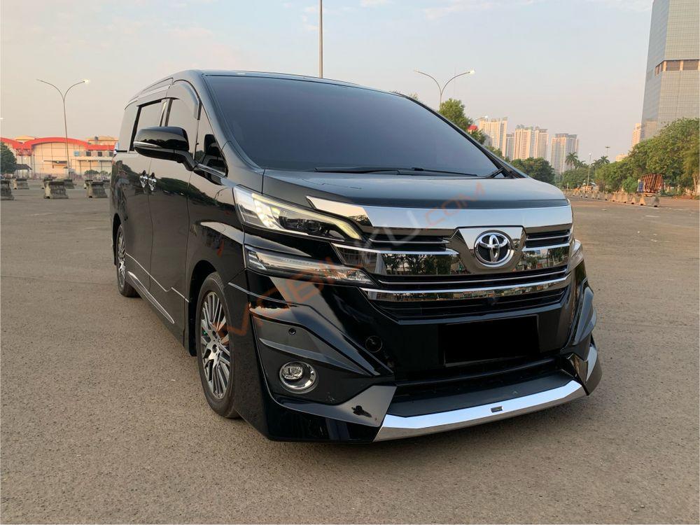 Mobil Toyota Vellfire 2016