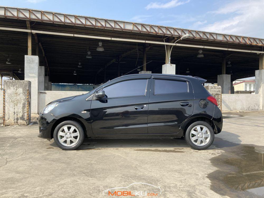 Mobil Mitsubishi Mirage 2013
