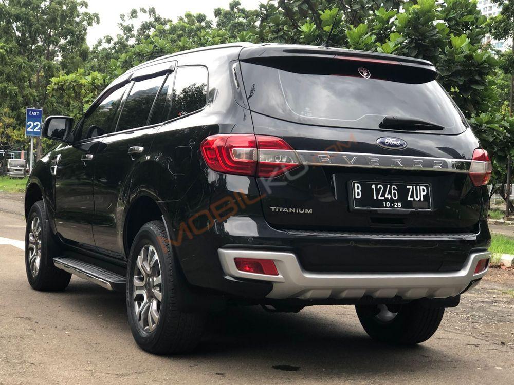 Mobil Ford Everest 2015