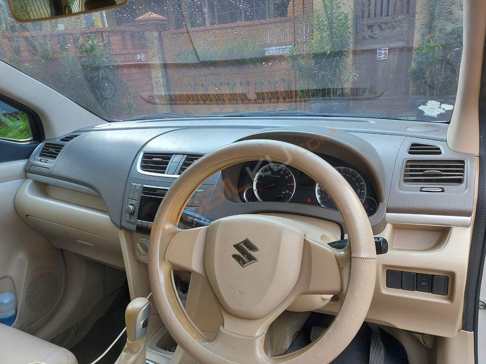 Mobil Suzuki Ertiga 2014