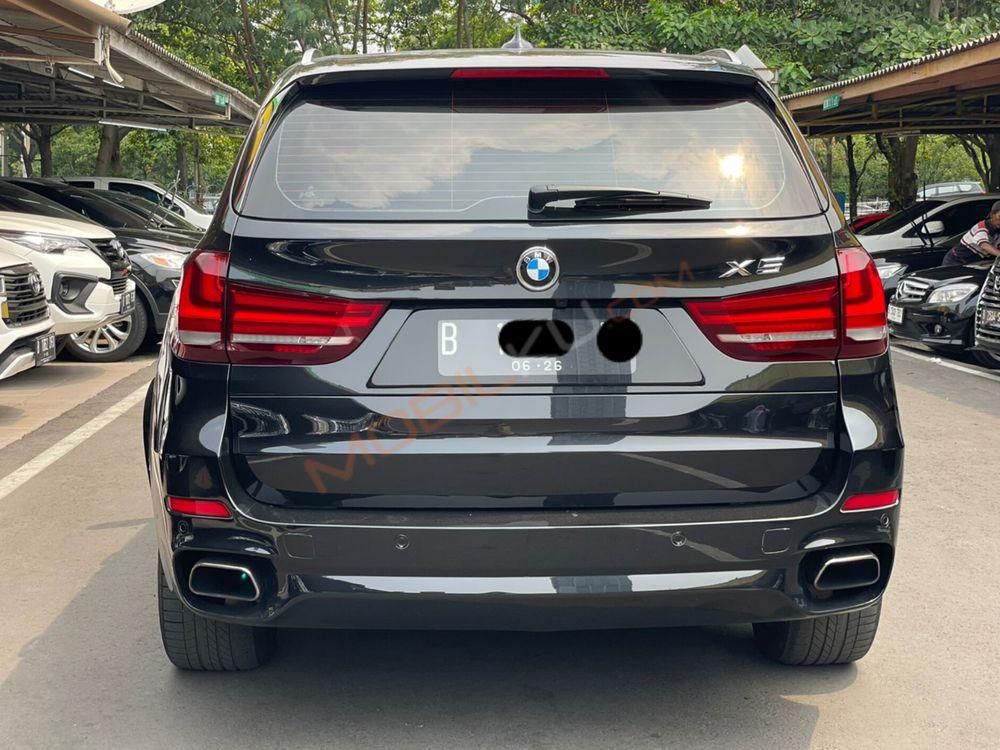 Mobil BMW X5 2015