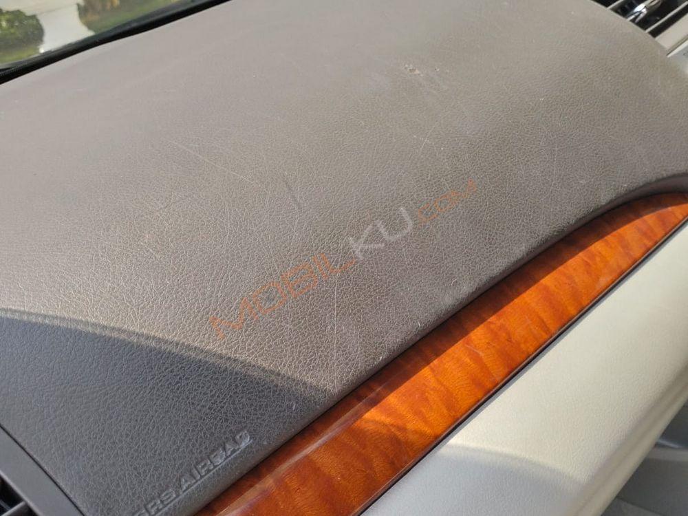 Mobil Toyota Camry 2012