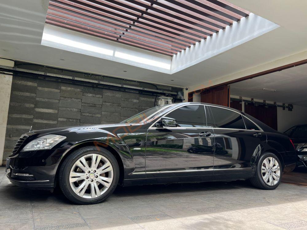 Mobil Mercedes-Benz S-Class 2012