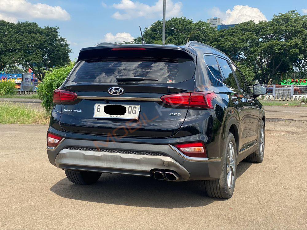 Mobil Hyundai Santa Fe 2018