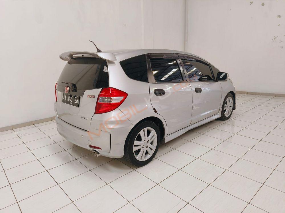 Mobil Honda Jazz 2012