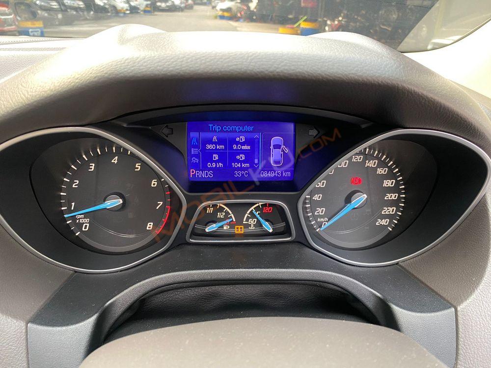 Mobil Ford Focus 2013
