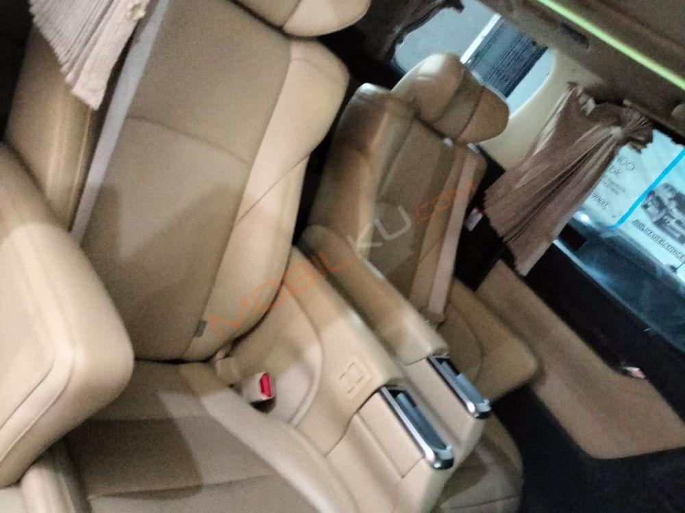 Mobil Toyota Alphard 2017
