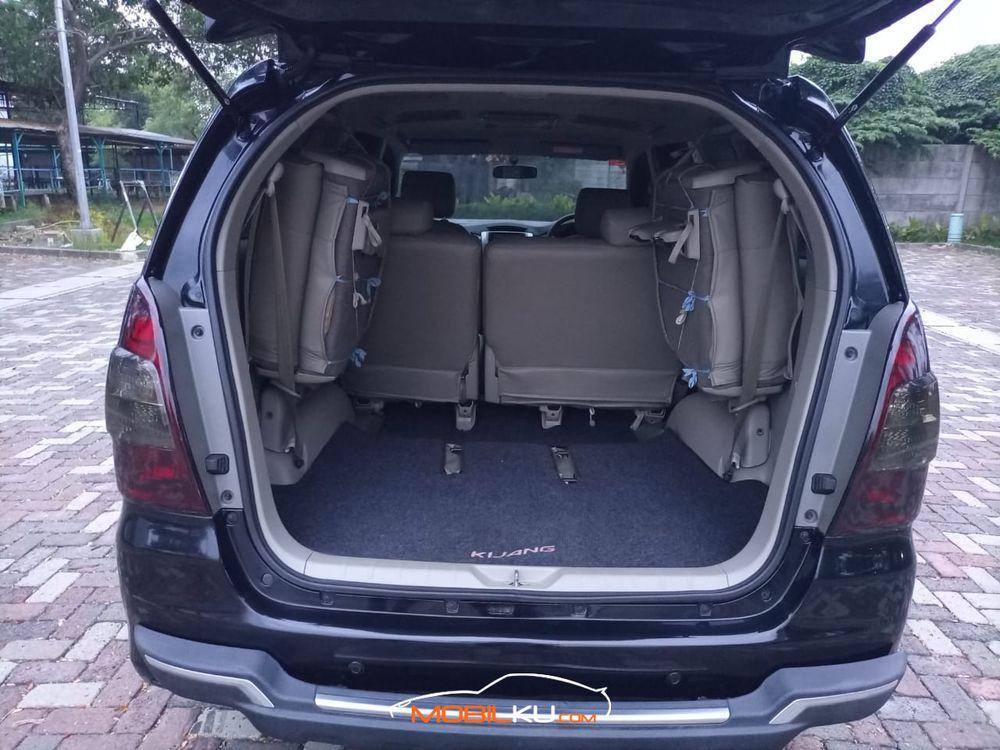 Mobil Toyota Kijang Innova 2014
