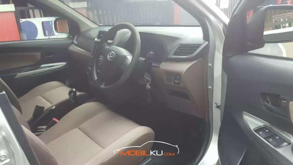 Mobil Daihatsu Xenia 2016