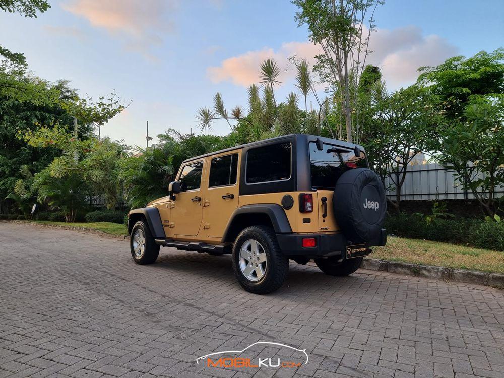 Mobil Jeep Wrangler 2014