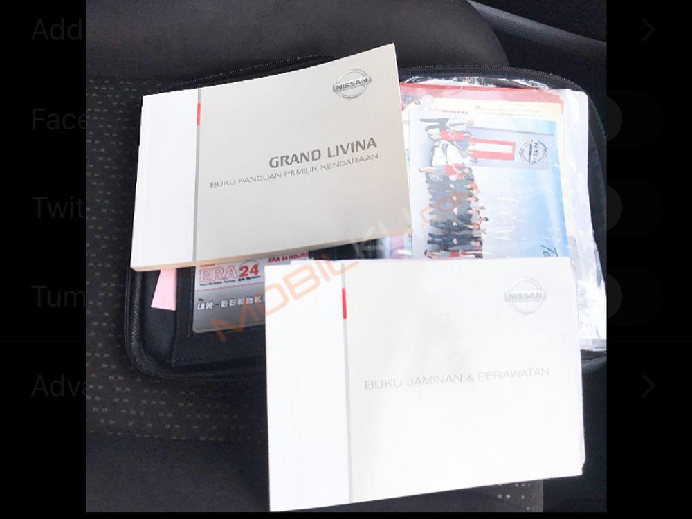 Mobil Nissan Grand Livina 2013