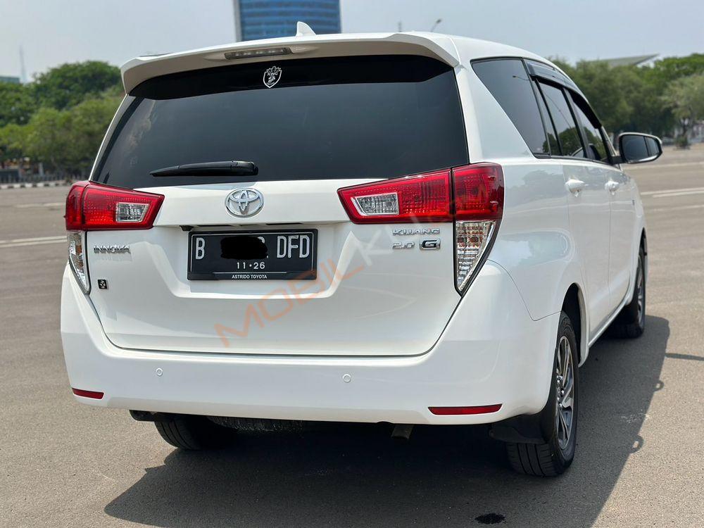 Mobil Toyota Kijang Innova 2021