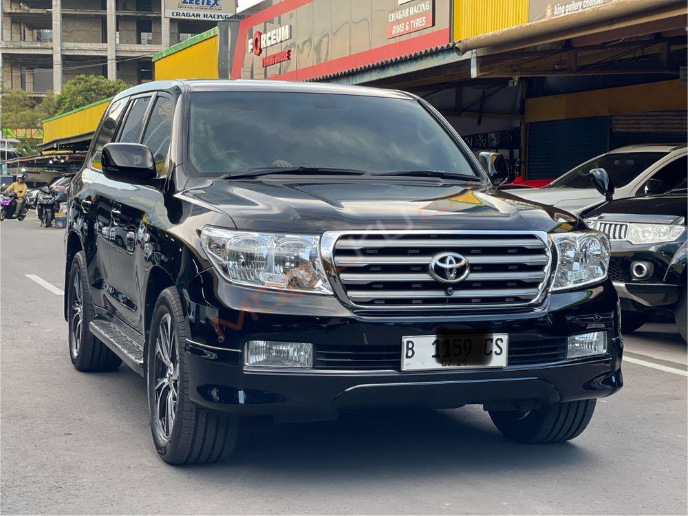 Mobil Toyota Land Cruiser 2008