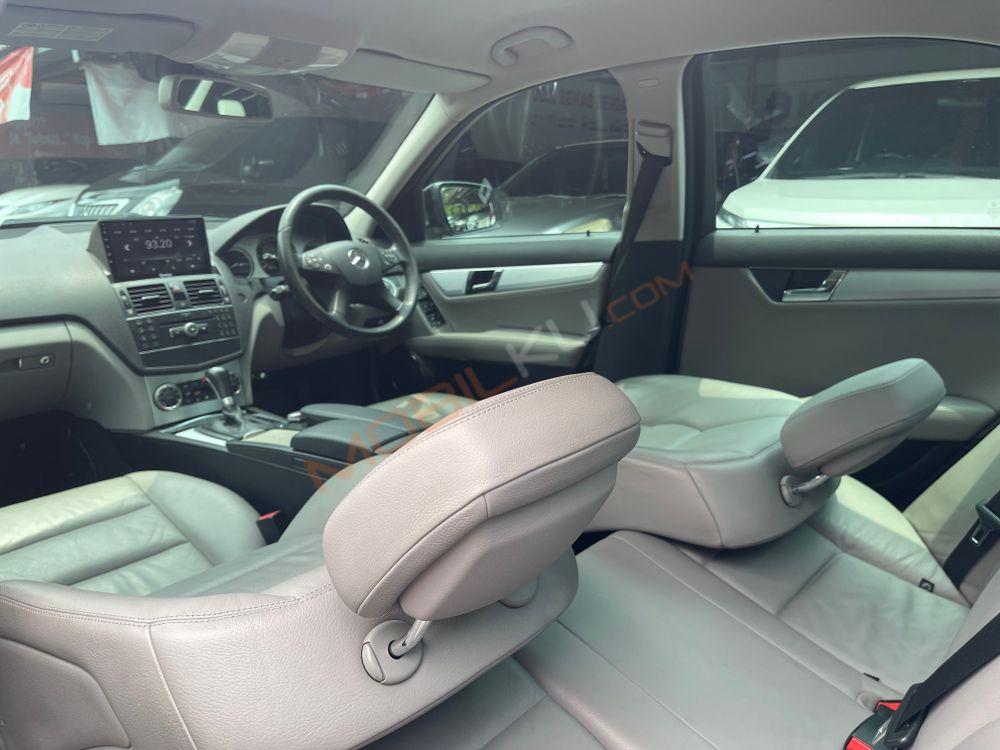 Mobil Mercedes-Benz C-Class 2008