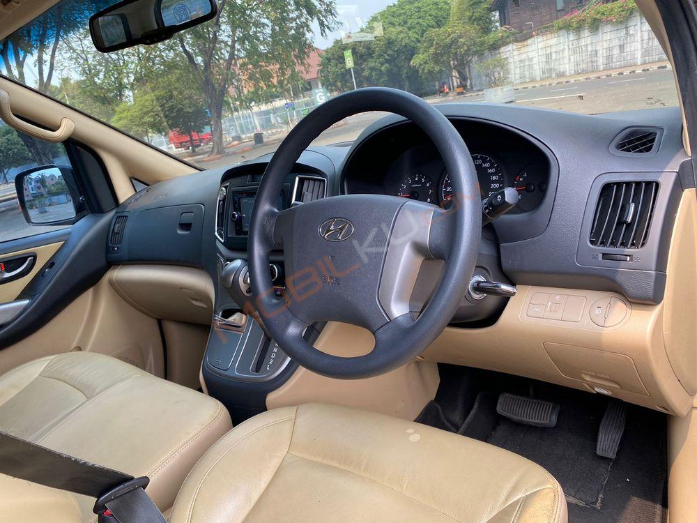 Mobil Hyundai H-1 2017