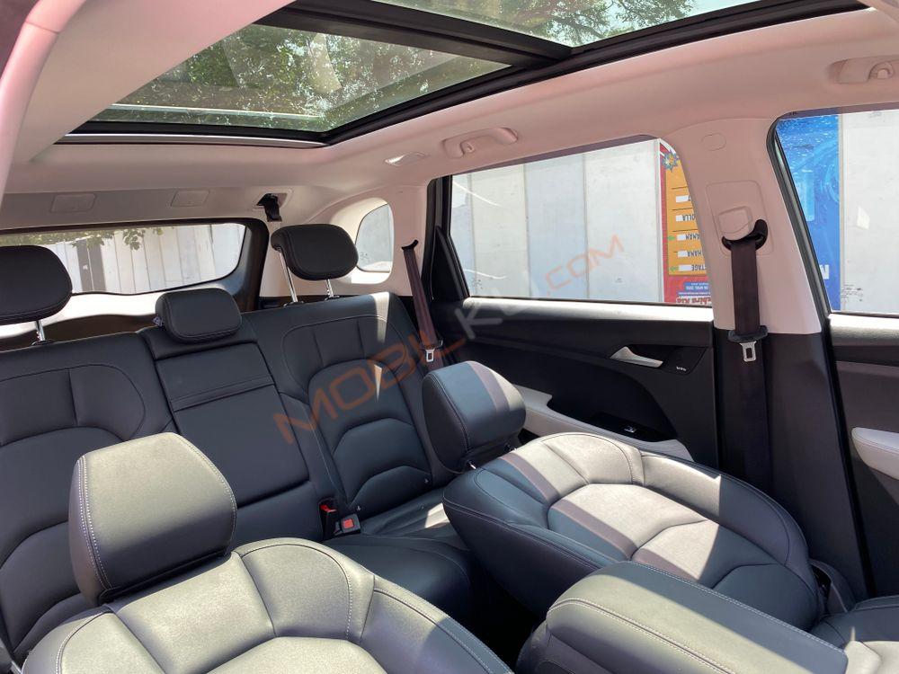 Mobil Wuling Almaz 2019