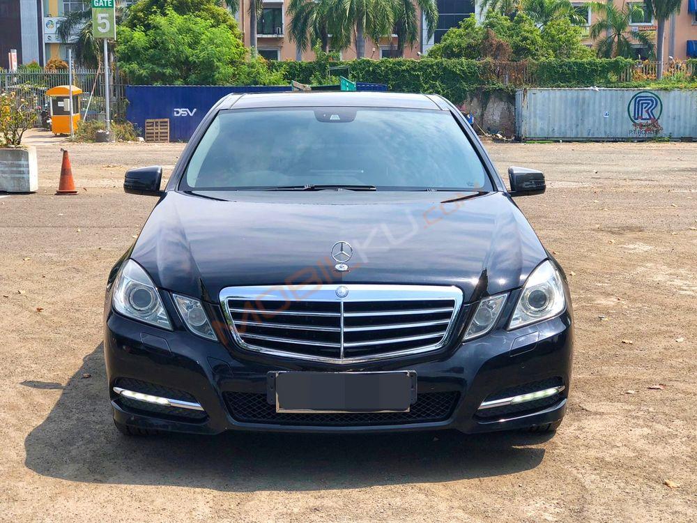 Mobil Mercedes-Benz E-Class 2011