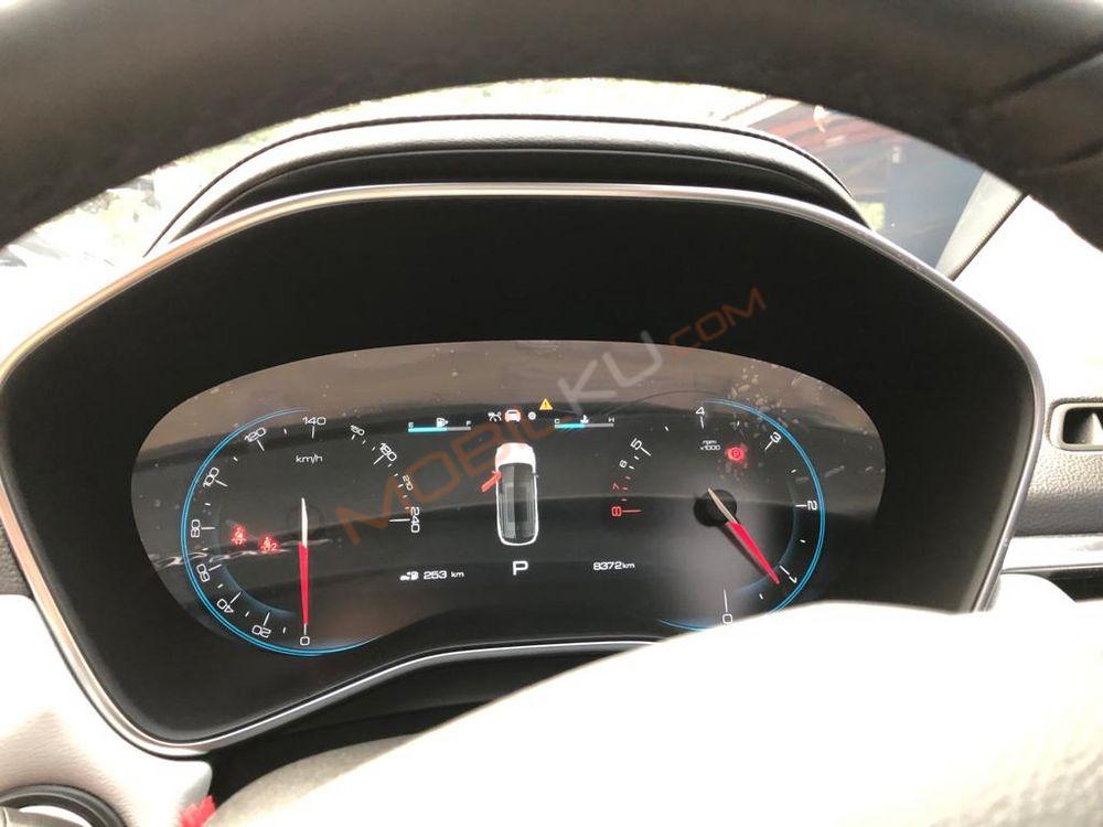 Mobil Wuling Almaz 2021