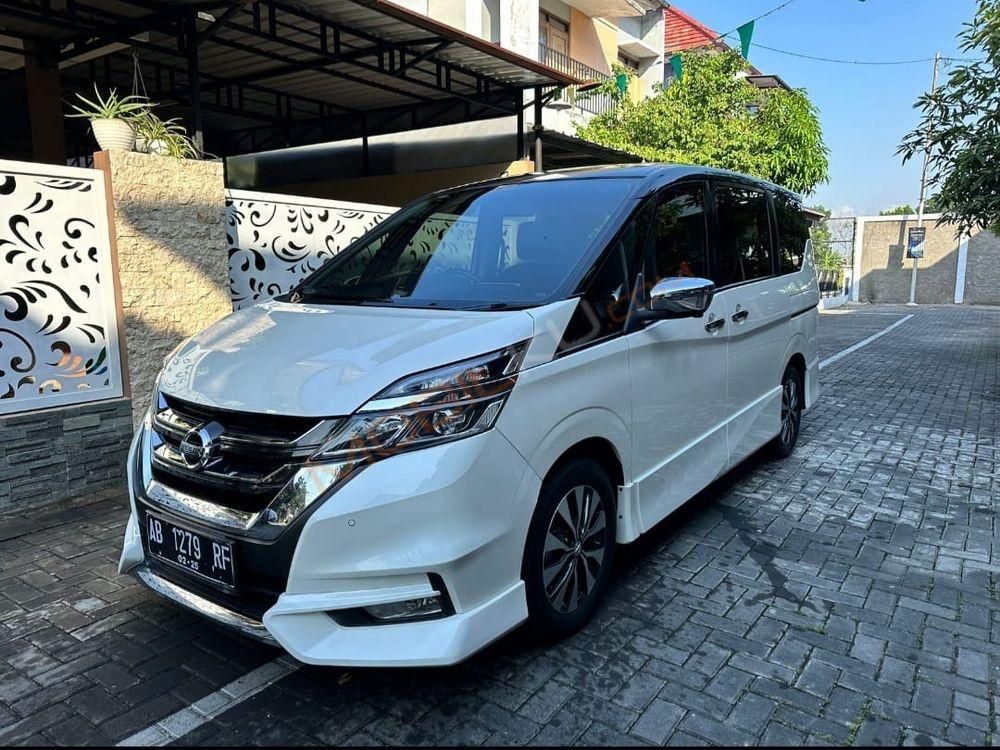 Mobil Nissan Serena 2019