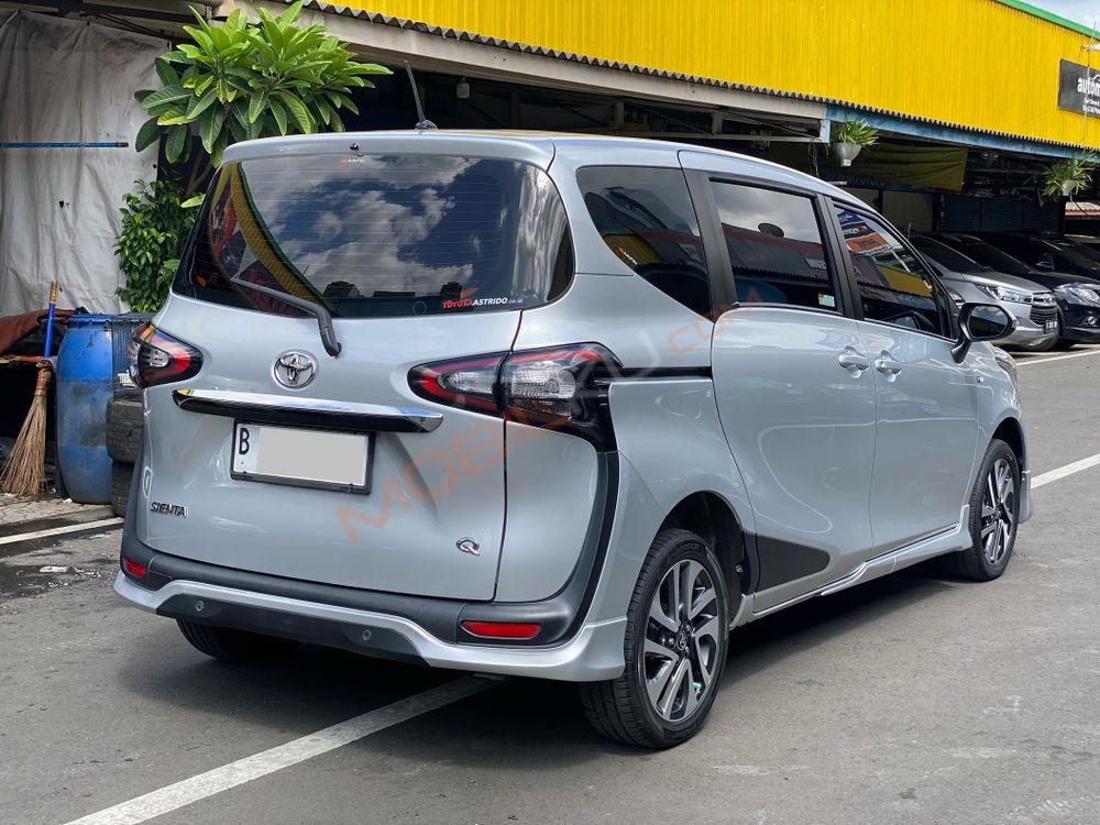 Mobil Toyota Sienta 2019