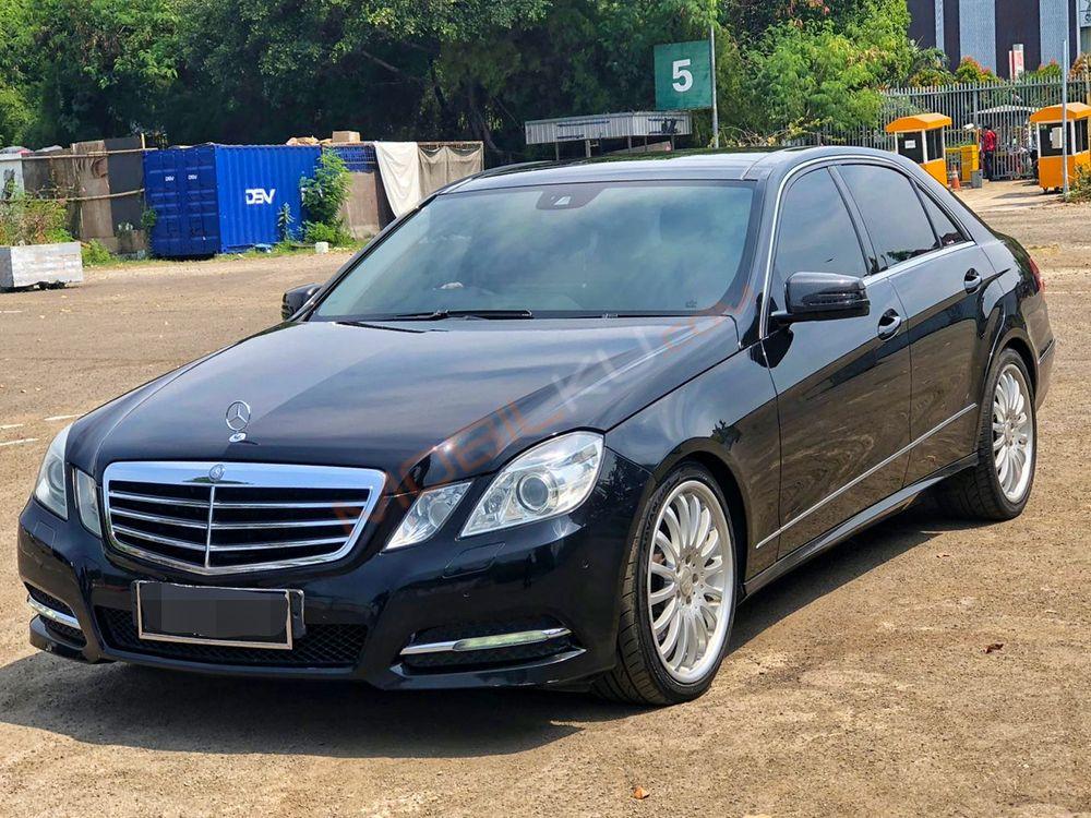 Mobil Mercedes-Benz E-Class 2011