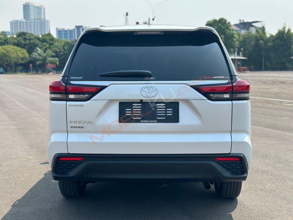 Mobil Toyota Kijang Innova Zenix 2023