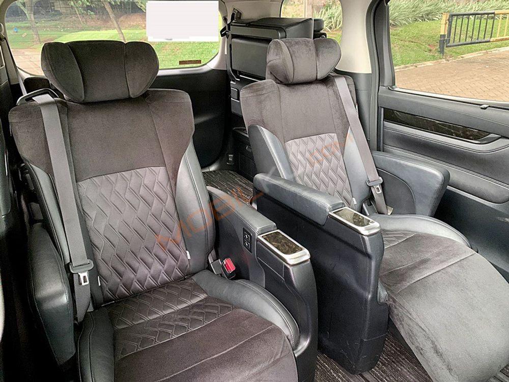 Mobil Toyota Alphard 2015