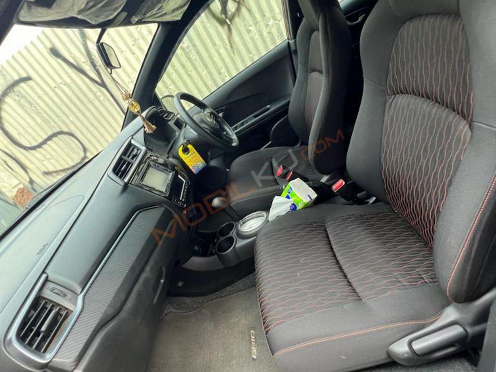 Mobil Honda Brio 2018