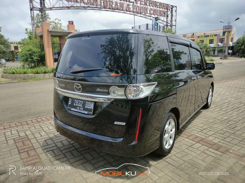 Mobil Mazda Biante 2015