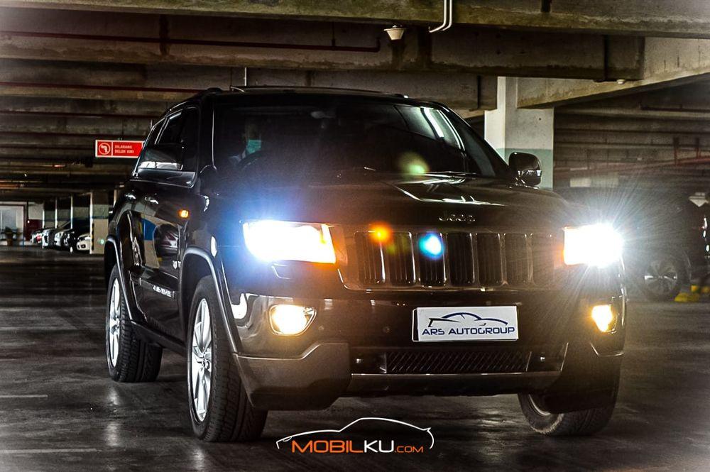 Mobil Jeep Cherokee 2011