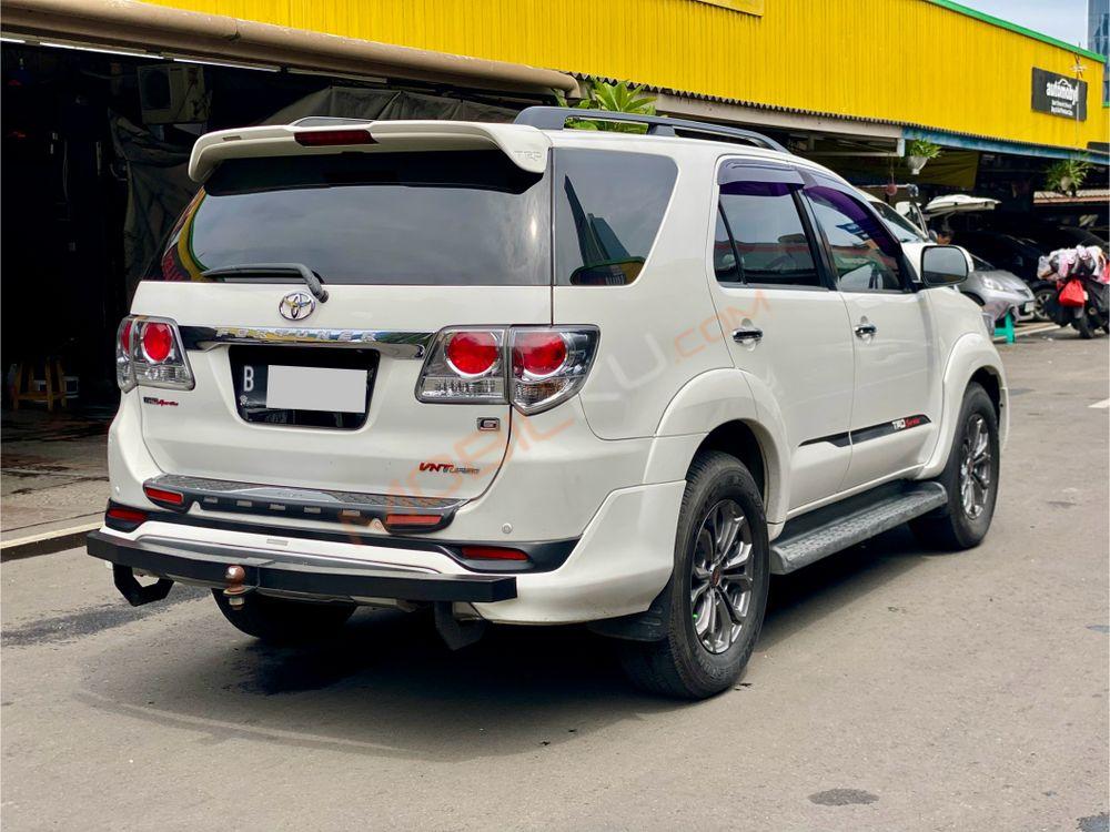 Mobil Toyota Fortuner 2012