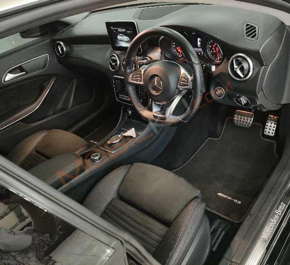 Mobil Mercedes-Benz CLA 2017