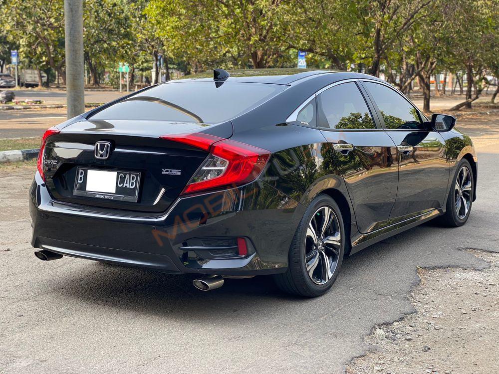 Mobil Honda Civic Sedan 2017