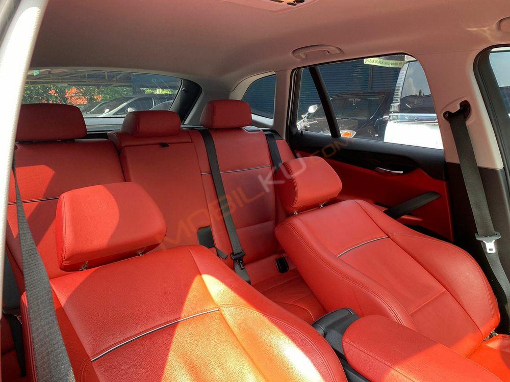 Mobil BMW X1 2015
