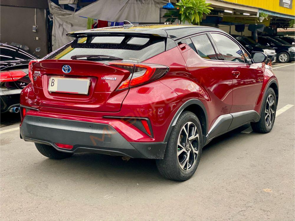 Mobil Toyota C-HR 2021
