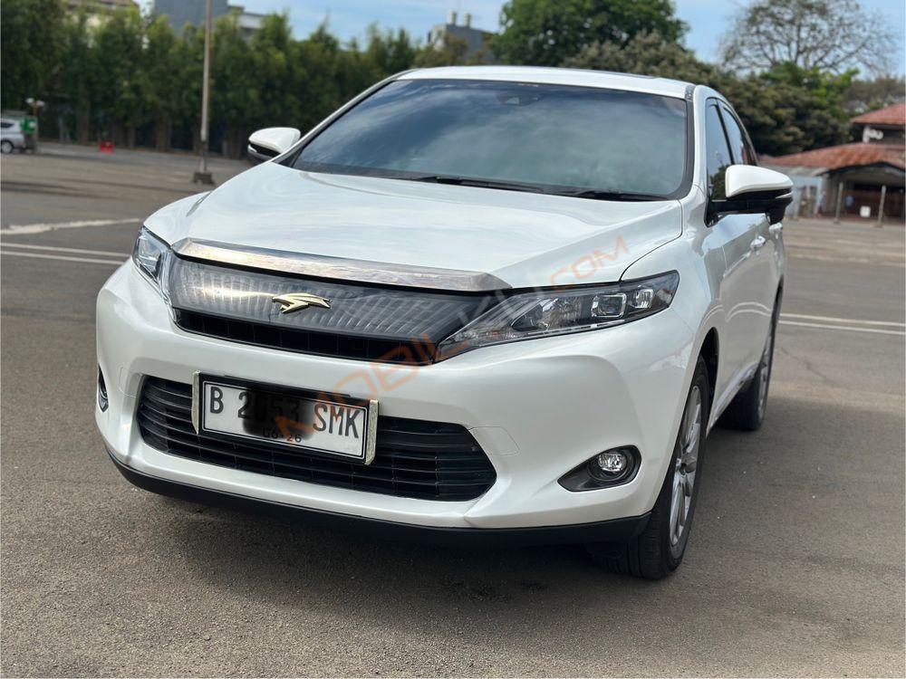 Mobil Toyota Harrier 2015