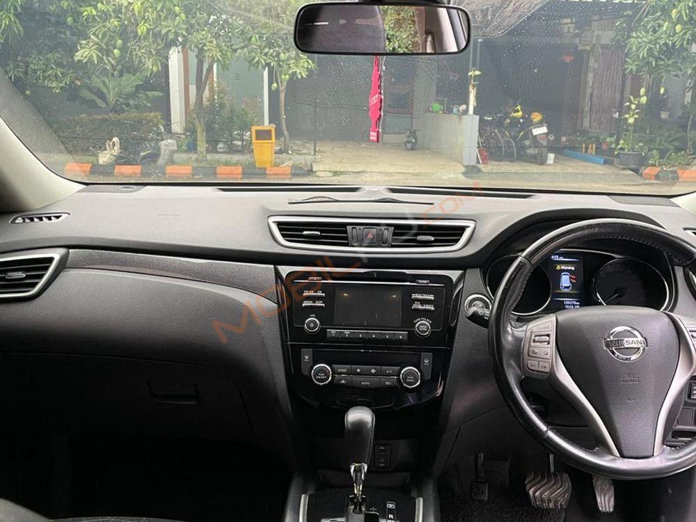 Mobil Nissan X-Trail 2014