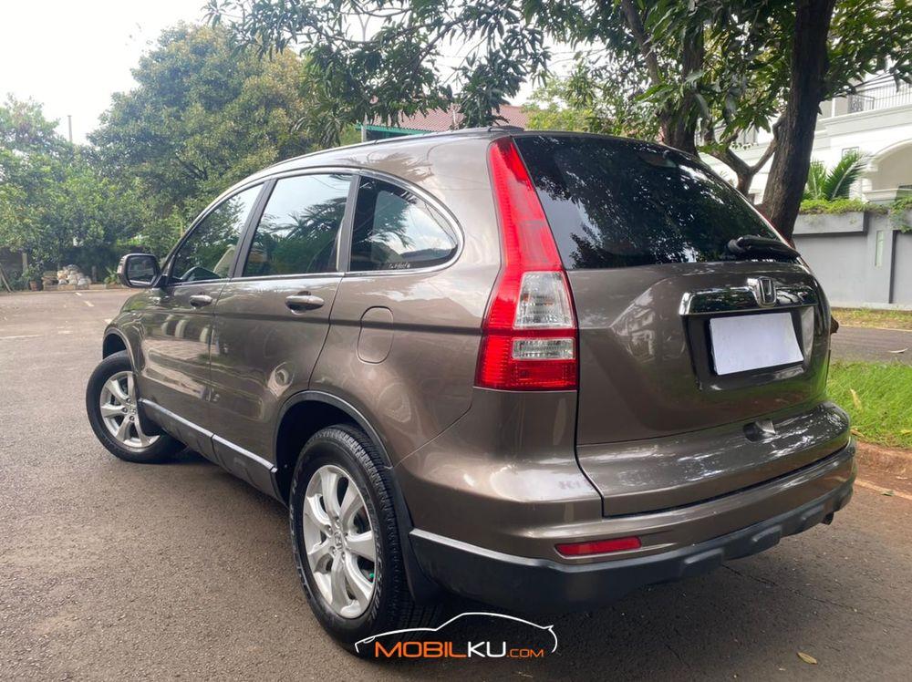 Mobil Honda CR-V 2011