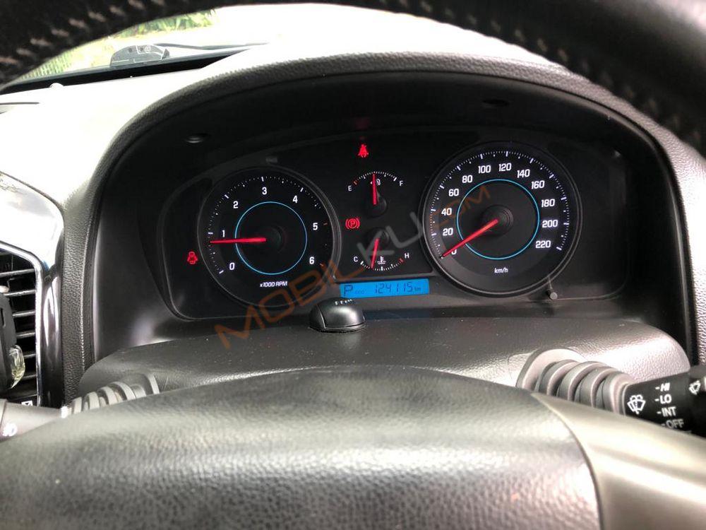 Mobil Chevrolet Captiva 2011