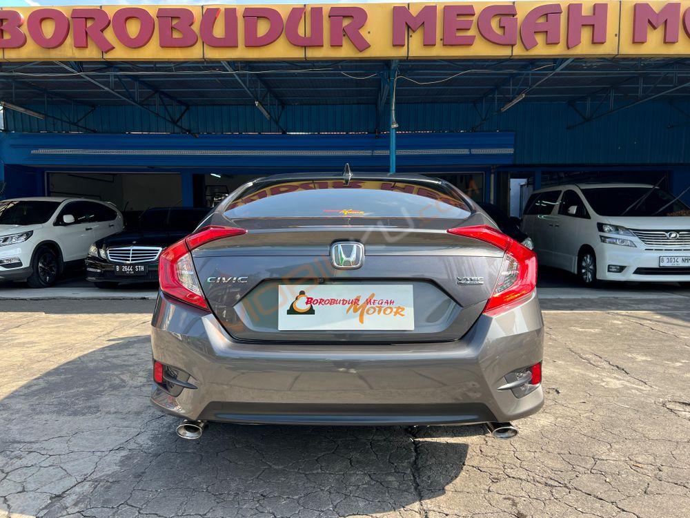 Mobil Honda Civic Sedan 2016