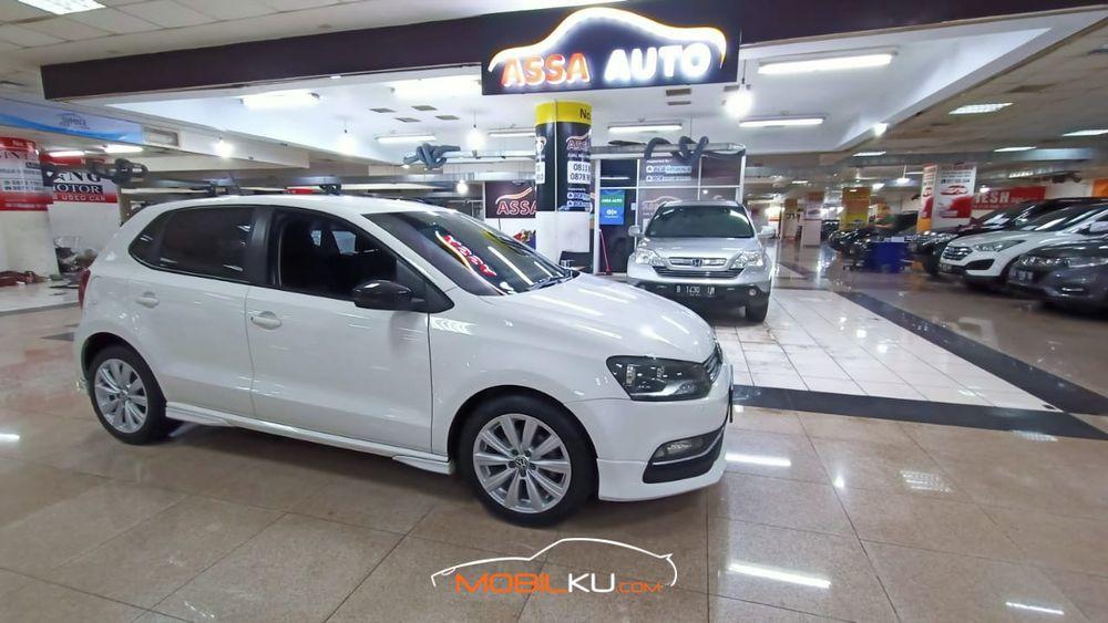 Mobil Volkswagen Polo 2017