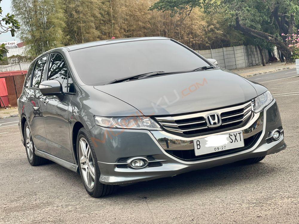 Mobil Honda Odyssey 2012