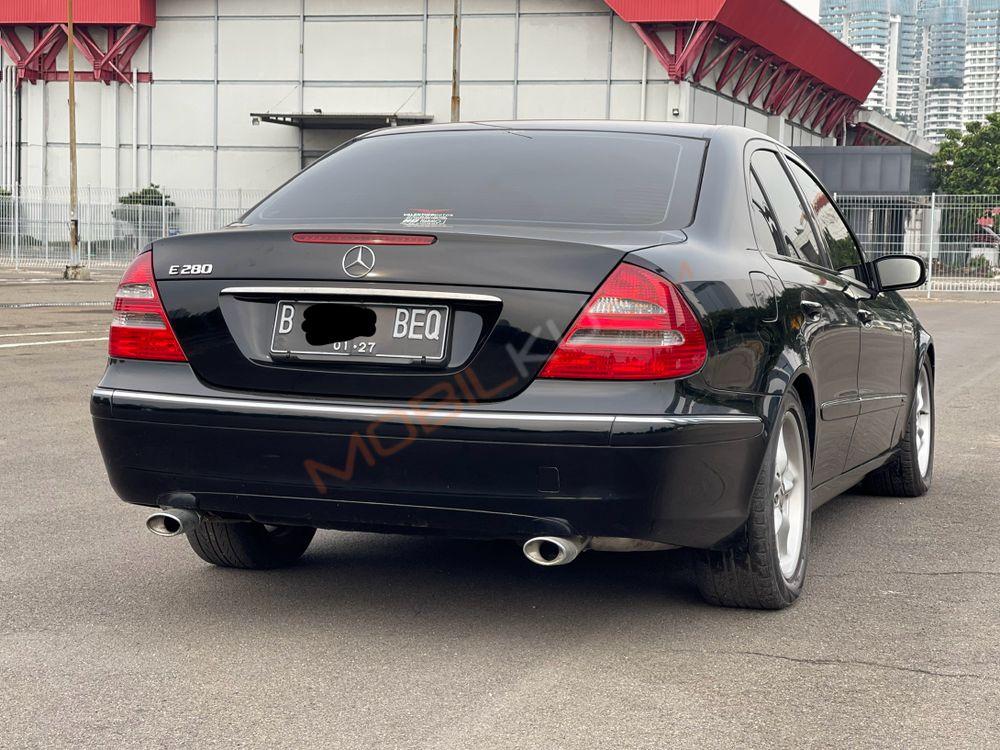 Mobil Mercedes-Benz E-Class 2006
