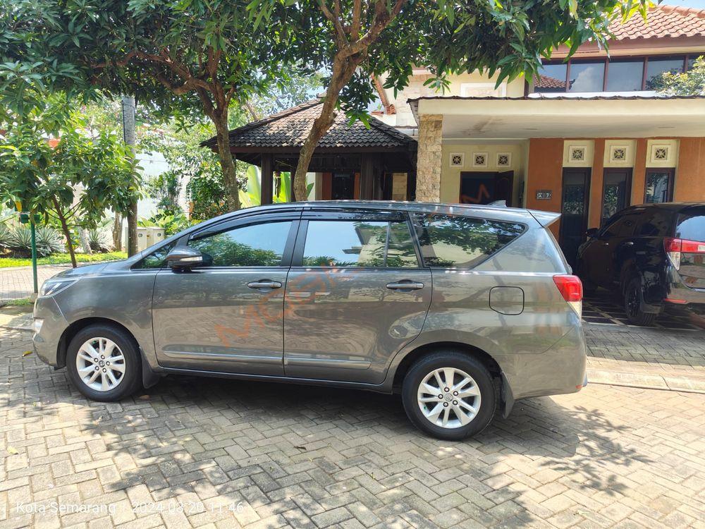 Mobil Toyota Kijang Innova 2017