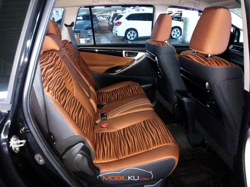 Mobil Toyota Kijang Innova 2016